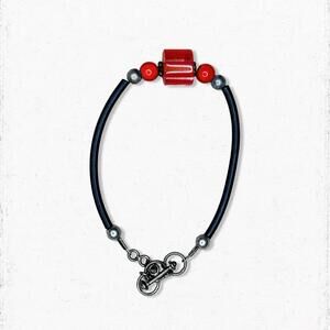 761gc. Red and Black Glass Handmade Bracelet